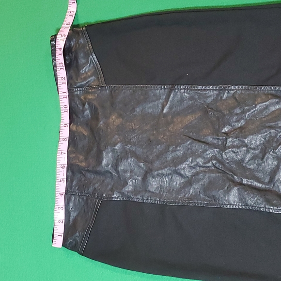 Forever 21 pleather black size large skirt - Picture 6 of 8